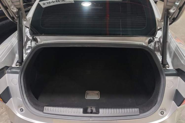 Used XPeng P7 2024 P7i 550 Pro Trunk