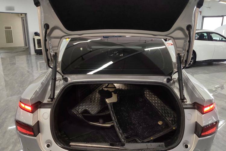 Used XPeng P7 2024 P7i 550 Pro Trunk