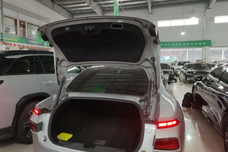 Used XPeng P7 2024 P7i 550 Pro Trunk