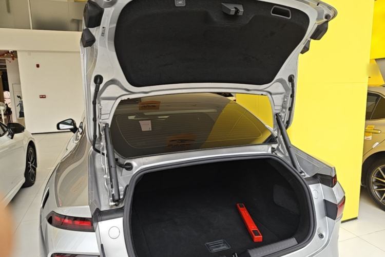 Used XPeng P7 2024 P7i 550 Pro Trunk