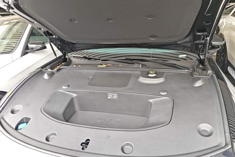 Used XPeng P7 2025 Model—702 Long Range Ultra Engine Bay