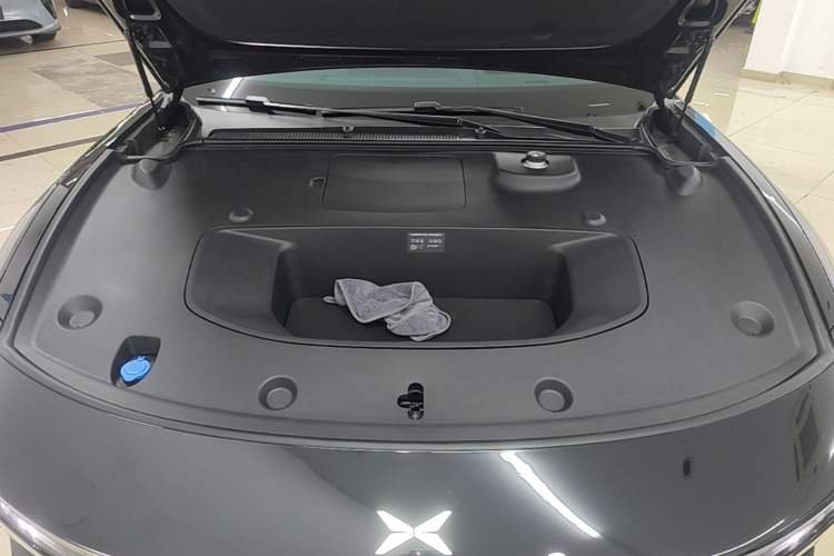Used XPeng P7 2025 Model 702 Max Engine Bay