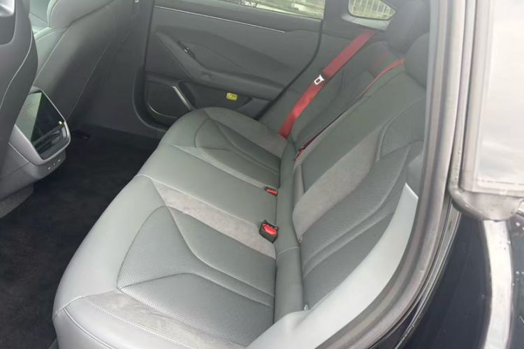 Used XPeng P7 2025 Model—702 Long Range Ultra Interior 11