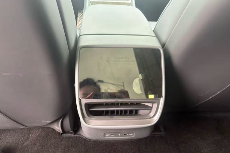 Used XPeng P7 2025 Model—702 Long Range Ultra Interior 5