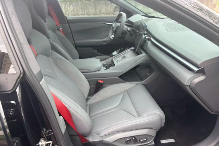 Used XPeng P7 2025 Model—702 Long Range Ultra Interior 6