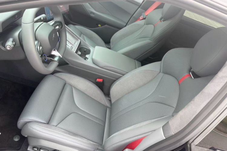 Used XPeng P7 2025 Model—702 Long Range Ultra Interior 8