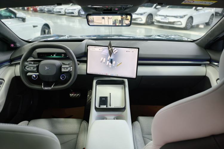 Used XPeng P7 2025 Model—702 Long Range Ultra Center Console
