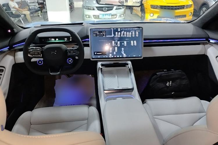 Used XPeng P7 2025 Model—820 Ultra Long Range Ultra Center Console