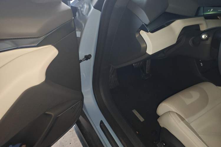 Used XPeng P7 2025 Model—702 Long Range Ultra Driver Seat