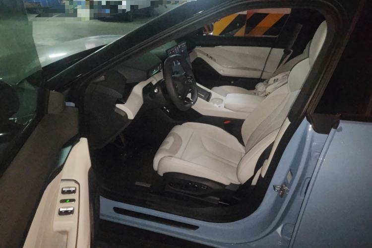 Used XPeng P7 2025 Model—750 All-Wheel-Drive High-Performance Ultra Driver Seat