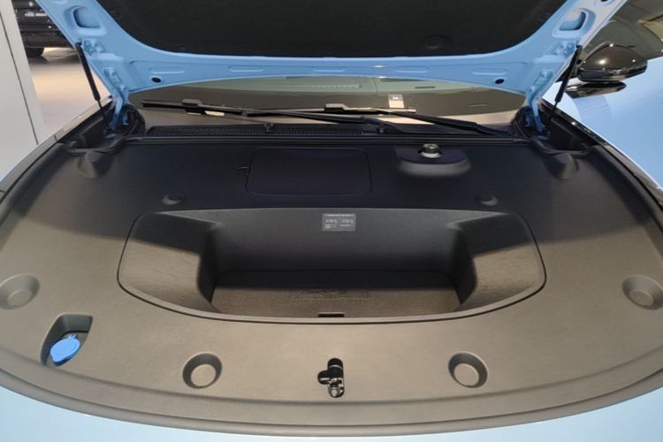 Used XPeng P7 2025 Model—702 Long Range Ultra Engine Bay