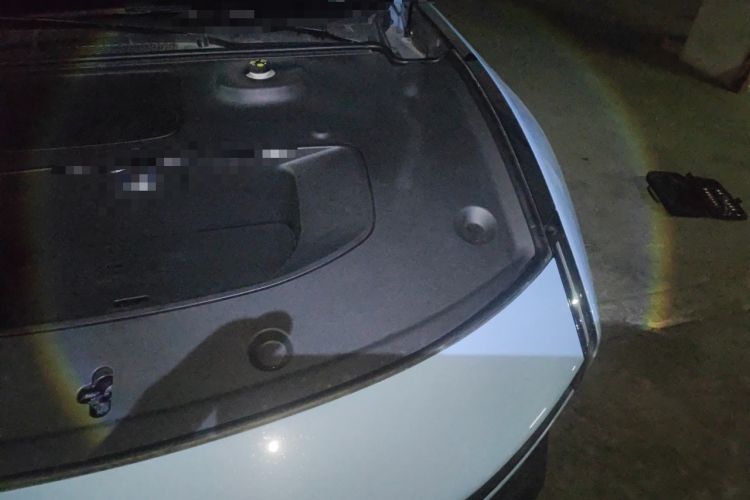 Used XPeng P7 2025 Model—750 All-Wheel-Drive High-Performance Ultra Engine Bay Left