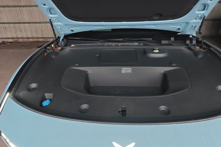 Used XPeng P7 2025 Model—702 Long Range Ultra Engine Bay Right