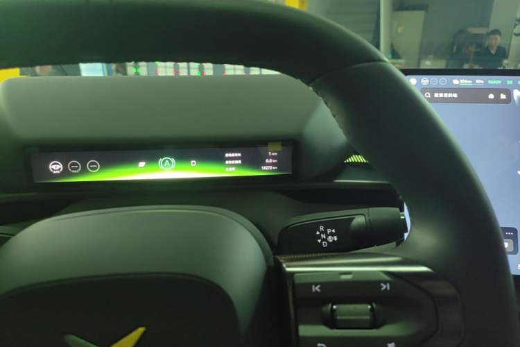 Used XPeng P7 2025 Model—750 All-Wheel-Drive High-Performance Ultra Instrument Cluster