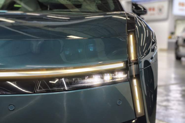 Used XPeng P7 2025 Model—702 Long Range Ultra Left Front Headlight