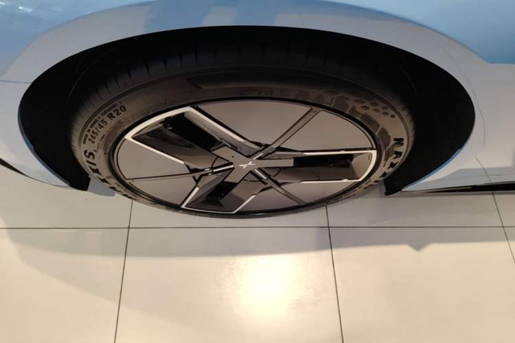 Used XPeng P7 2025 Model—702 Long Range Ultra Left Front Wheel Hub