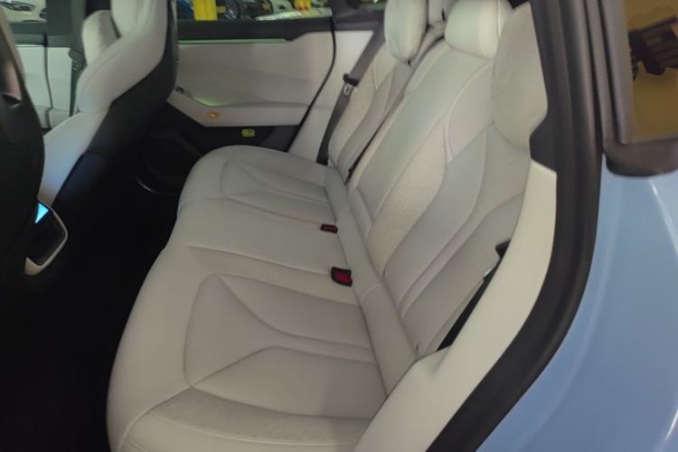 Used XPeng P7 2025 Model—750 All-Wheel-Drive High-Performance Ultra Left Rear Seat