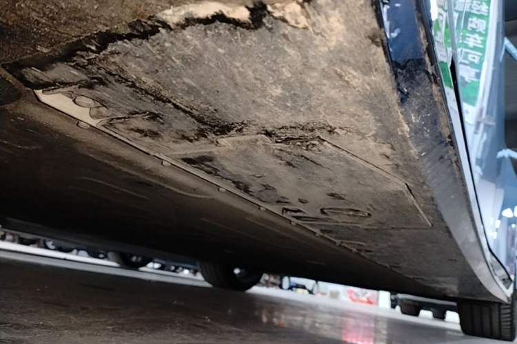 Used XPeng P7 2025 Model—820 Ultra Long Range Ultra Left Side Sill