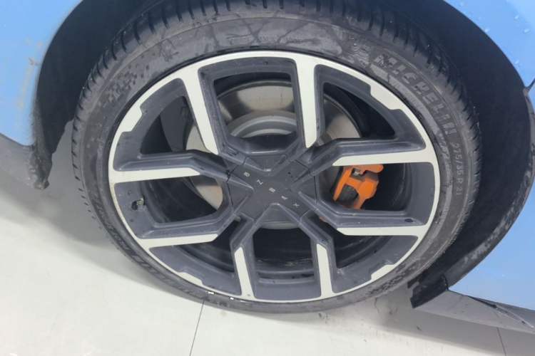 Used XPeng P7 2025 Model—702 Long Range Ultra Right Rear Wheel Hub