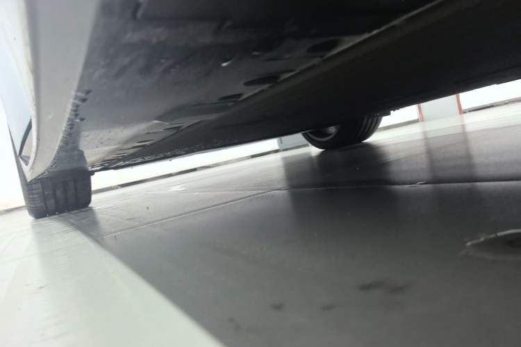 Used XPeng P7 2025 Model—702 Long Range Ultra Right Side Sill