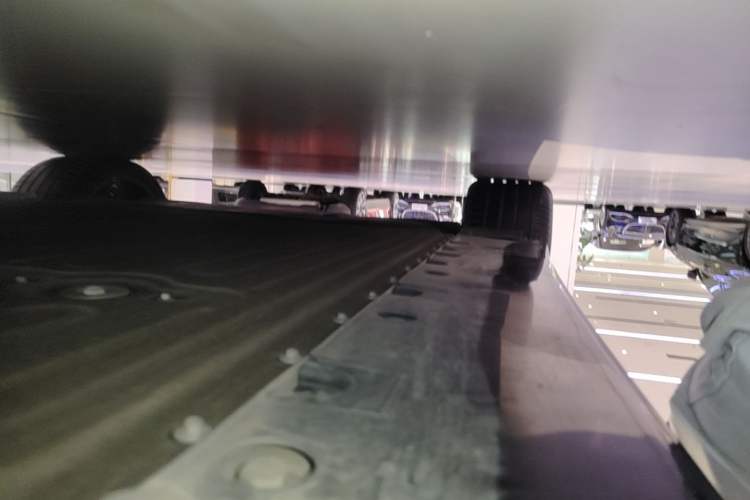 Used XPeng P7 2025 Model—702 Long Range Ultra Right Side Sill