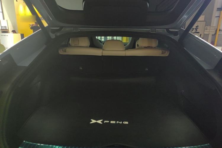 Used XPeng P7 2025 Model—750 All-Wheel-Drive High-Performance Ultra Trunk