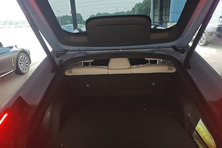 Used XPeng P7 2025 Model—702 Long Range Ultra Trunk