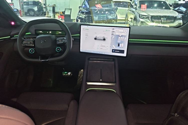Used XPeng P7 2025 Model—702 Long Range Ultra Center Console