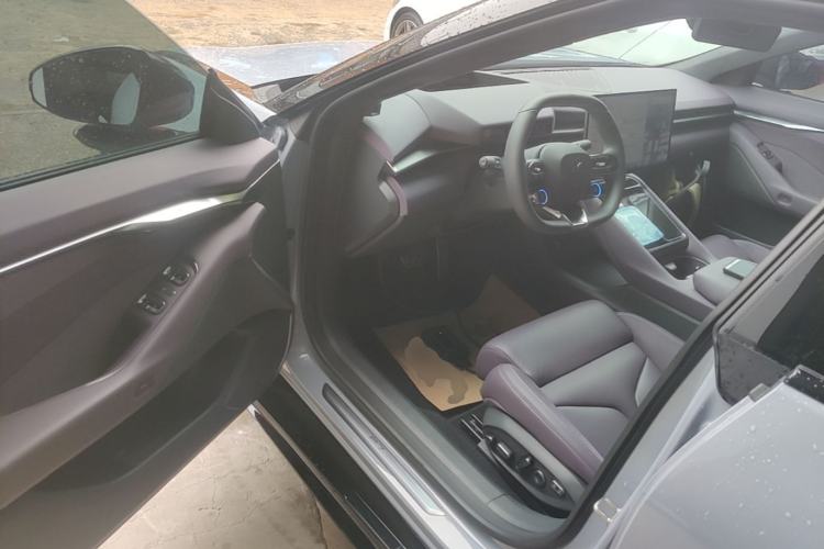 Used XPeng P7 2025 Model—702 Long Range Ultra Driver Seat