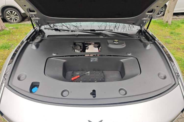 Used XPeng P7 2025 Model—750 All-Wheel-Drive High-Performance Ultra Engine Bay