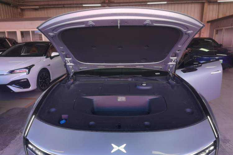 Used XPeng P7 2025 Model—750 All-Wheel-Drive High-Performance Ultra Engine Bay