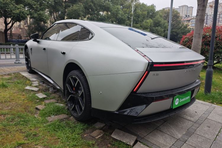 Used XPeng P7 2025 Model—750 All-Wheel-Drive High-Performance Ultra Exterior 2