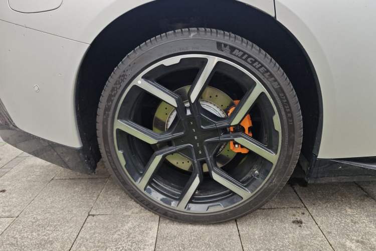 Used XPeng P7 2025 Model—750 All-Wheel-Drive High-Performance Ultra Exterior 5