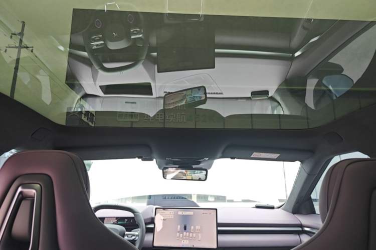 Used XPeng P7 2025 Model—750 All-Wheel-Drive High-Performance Ultra Headliner