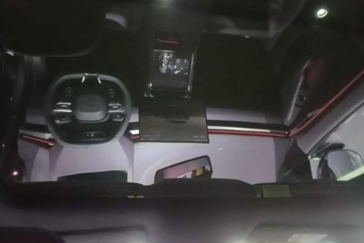 Used XPeng P7 2025 Model—750 All-Wheel-Drive High-Performance Ultra Headliner