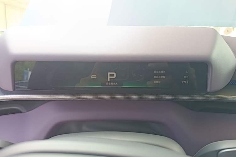 Used XPeng P7 2025 Model—750 All-Wheel-Drive High-Performance Ultra Instrument Cluster