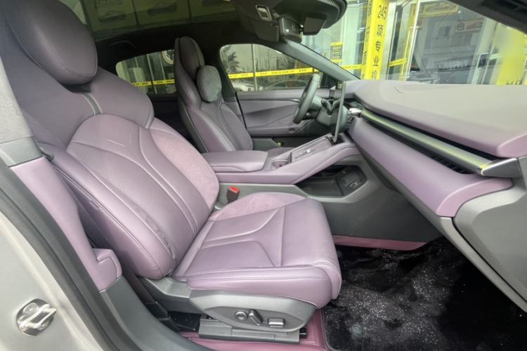 Used XPeng P7 2025 Model—702 Long Range Ultra Interior 11