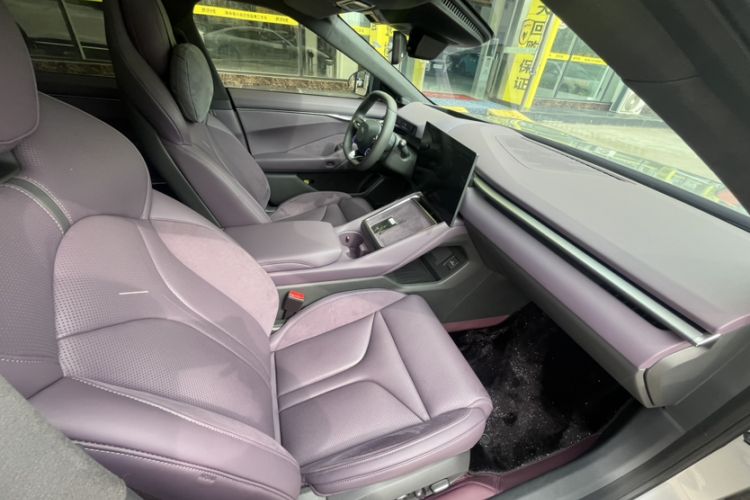 Used XPeng P7 2025 Model—702 Long Range Ultra Interior 12