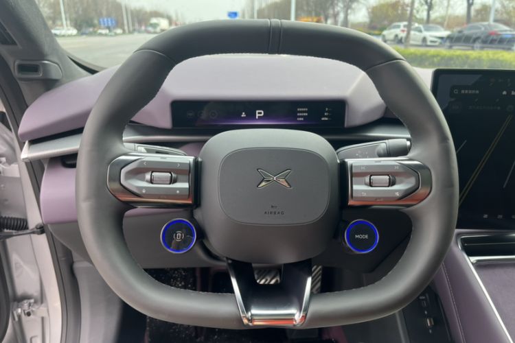 Used XPeng P7 2025 Model—702 Long Range Ultra Interior 2