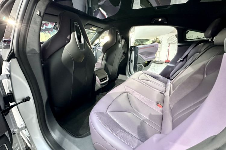 Used XPeng P7 2025 Model—750 All-Wheel-Drive High-Performance Ultra Interior 4