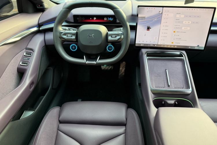 Used XPeng P7 2025 Model—702 Long Range Ultra Interior 4