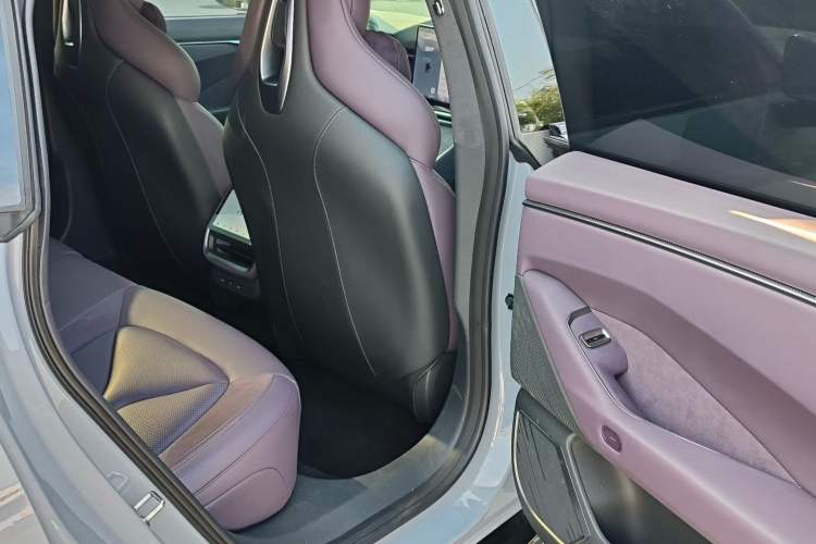 Used XPeng P7 2025 Model—702 Long Range Ultra Interior 5