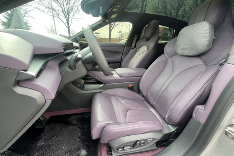 Used XPeng P7 2025 Model—702 Long Range Ultra Interior 6