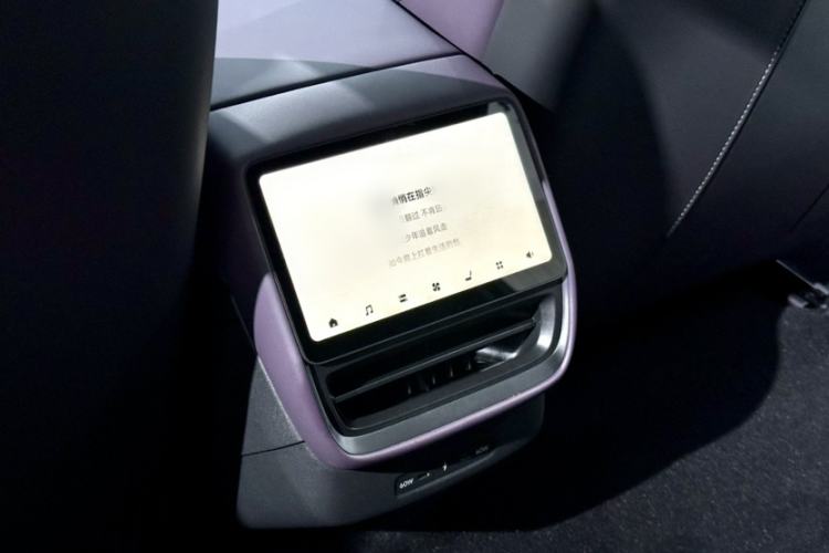 Used XPeng P7 2025 Model—750 All-Wheel-Drive High-Performance Ultra Interior 8