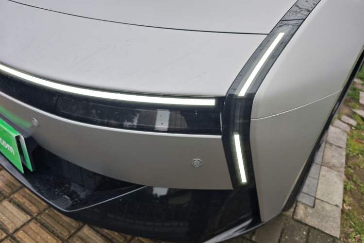 Used XPeng P7 2025 Model—750 All-Wheel-Drive High-Performance Ultra Left Front Headlight