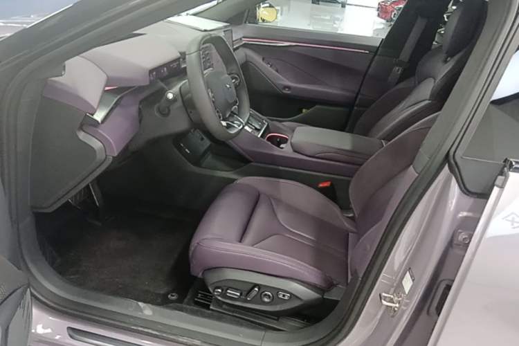 Used XPeng P7 2025 Model—702 Long Range Ultra Left Front Seat