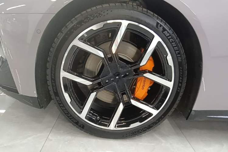 Used XPeng P7 2025 Model—702 Long Range Ultra Left Front Wheel Hub