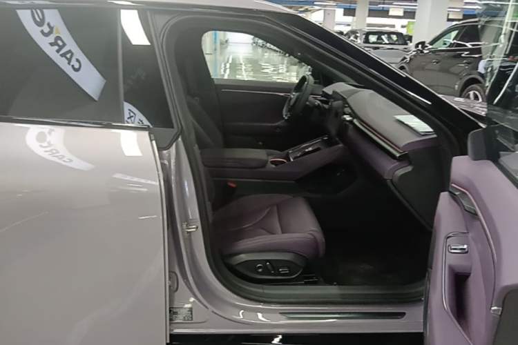 Used XPeng P7 2025 Model—702 Long Range Ultra Right Front Seat