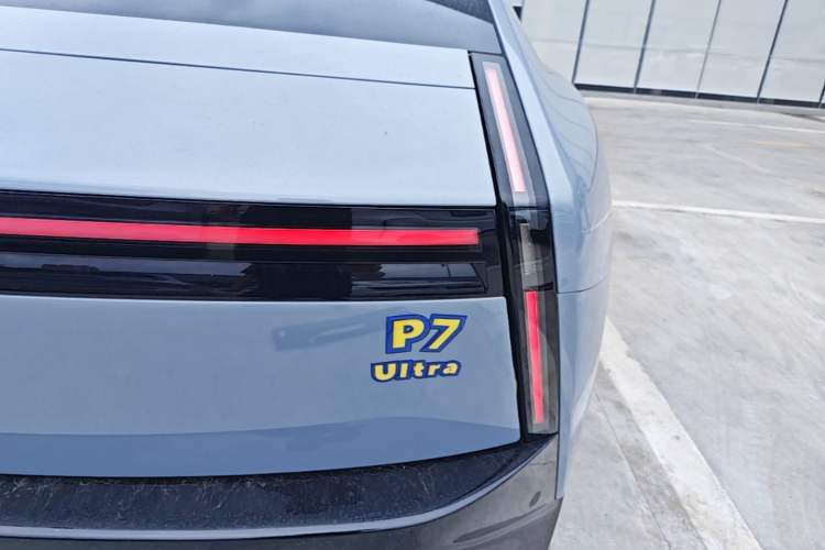 Used XPeng P7 2025 Model—750 All-Wheel-Drive High-Performance Ultra Right Rear Taillight