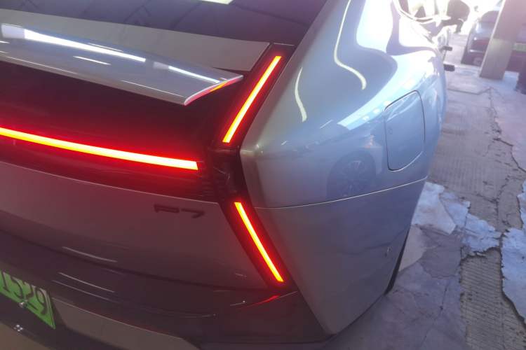 Used XPeng P7 2025 Model—750 All-Wheel-Drive High-Performance Ultra Right Rear Taillight